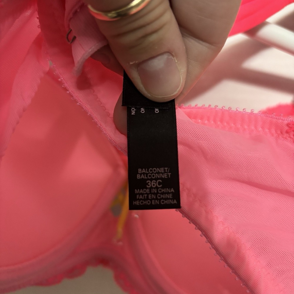Victoria's Secret Plunge Lacy Push Up Bra 36C  Hot Pink Padded Underwire - Picture 6 of 8